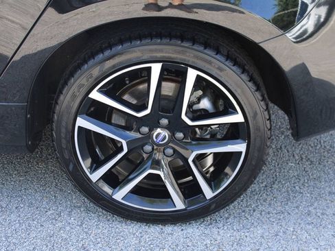 Used 2018 Volvo S60 T5 Dynamic w/ Vision Package FWD image 40