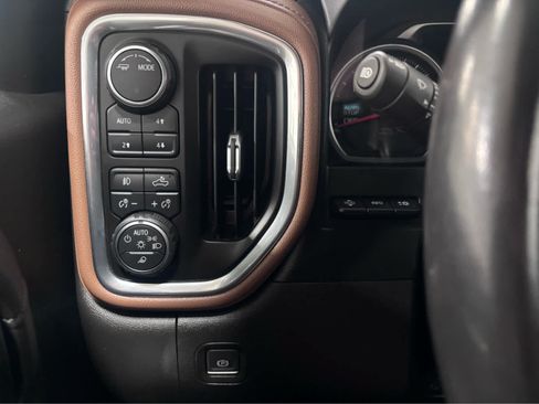 Used 2021 Chevrolet Silverado 1500 High Country w/ Technology Package AWD/4WD image 29