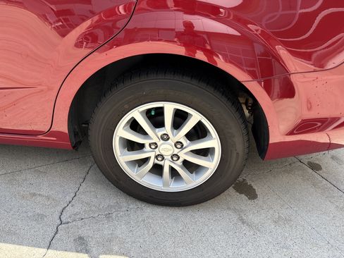Used 2019 Chevrolet Sonic LT FWD image 32