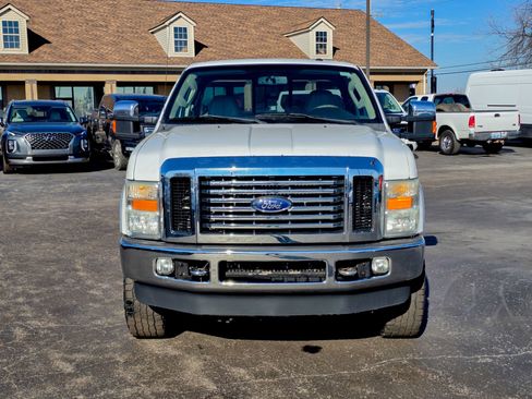 Used 2010 Ford F250 Lariat image 3