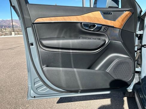 Used 2022 Volvo XC90 T6 Momentum image 29