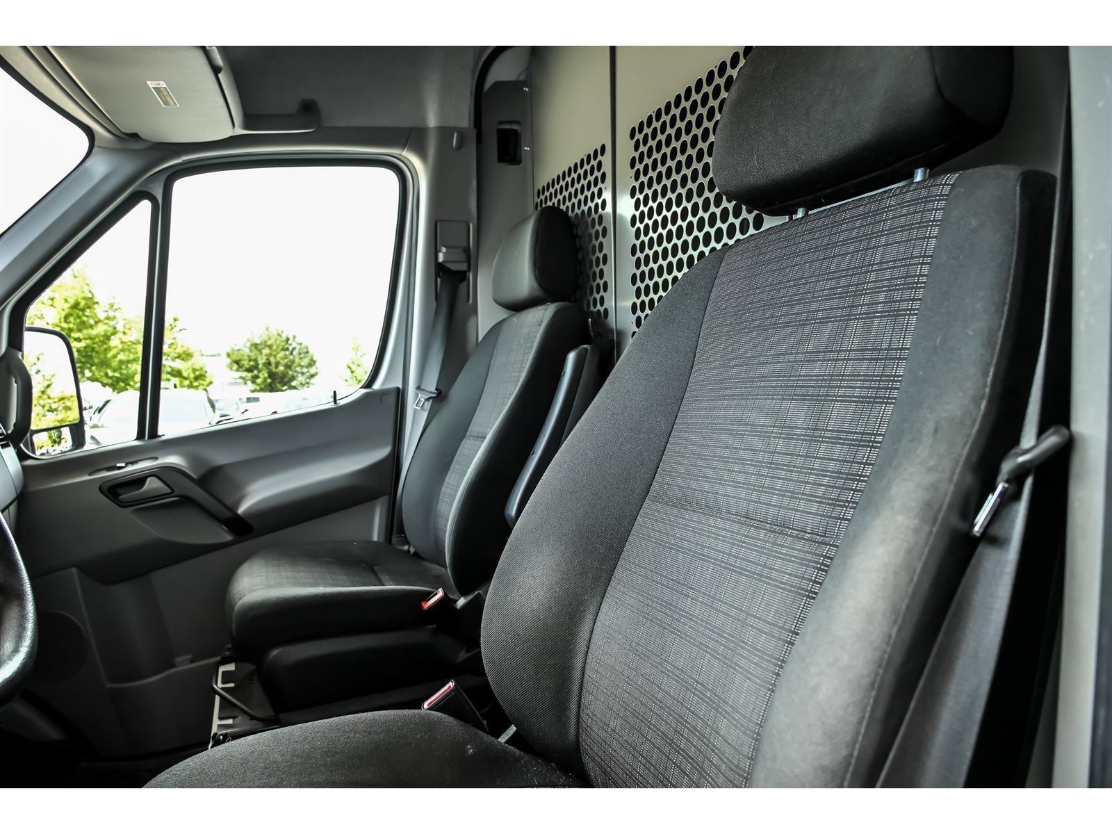 Used 2017 Mercedes-Benz Sprinter 2500 image 13