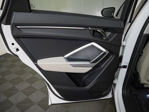 Used 2023 Audi Q3 2.0T Premium w/ Convenience Package image 24