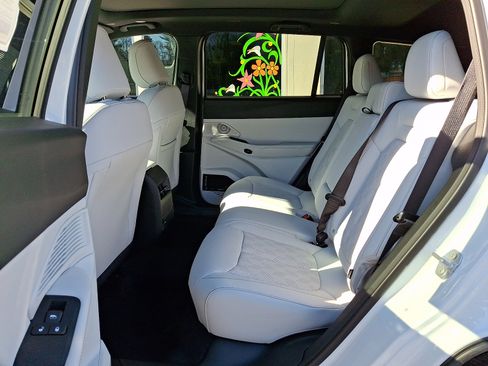 New 2026 Jeep Cherokee Overland image 6