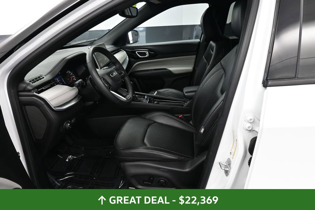 Used 2025 Jeep Compass Limited AWD/4WD image 29