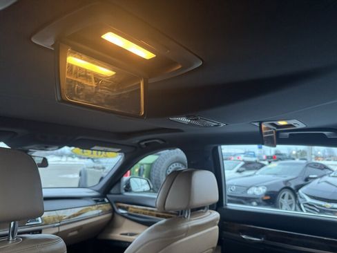 Used 2014 BMW 750Li xDrive image 23