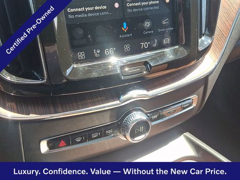 Certified 2023 Volvo XC60 B5 Plus w/ Climate Package AWD/4WD image 17