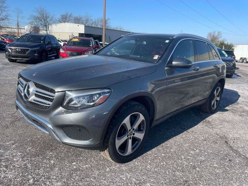 Used 2019 Mercedes-Benz GLC 300 4MATIC image 2