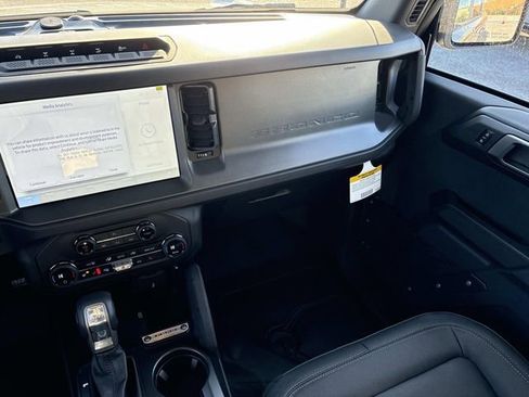 New 2025 Ford Bronco Badlands image 15