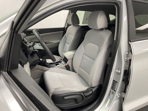 Used 2018 Hyundai Tucson SE image 19