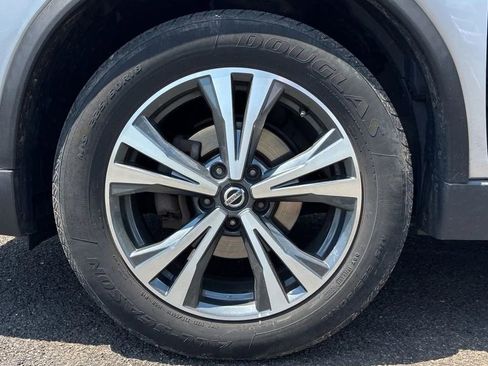 Used 2018 Nissan Rogue SL AWD/4WD image 11