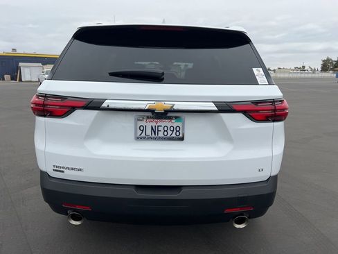 Used 2024 Chevrolet Traverse LT FWD image 3