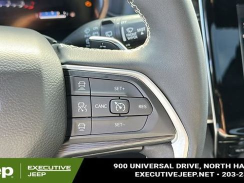 Used 2023 Jeep Grand Cherokee L Altitude image 14