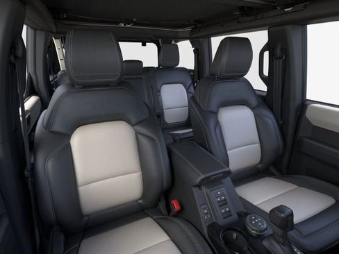 New 2026 Ford Bronco Outer Banks w/ Sasquatch Package AWD/4WD image 12