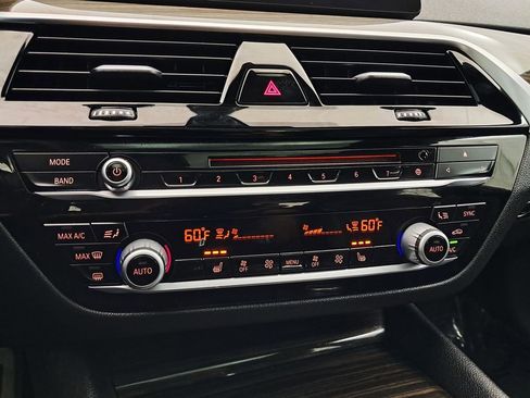 Used 2018 BMW 530i xDrive image 24