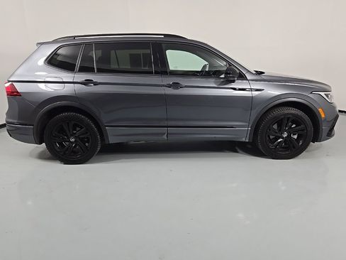 Used 2023 Volkswagen Tiguan SE R-Line image 6