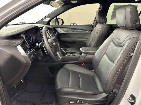 Used 2023 Cadillac XT6 Sport AWD/4WD image 17