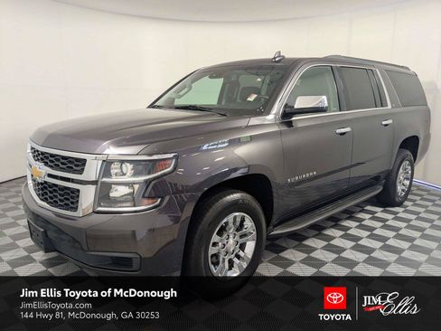 Used 2017 Chevrolet Suburban LT RWD image 1