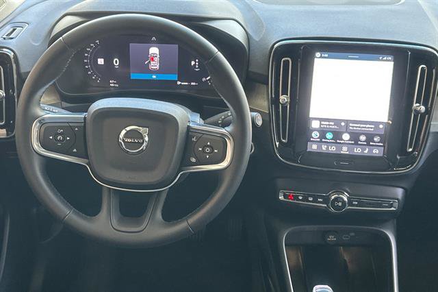Certified 2026 Volvo XC40 B5 Plus AWD/4WD image 15