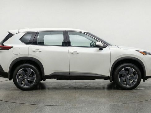 Used 2025 Nissan Rogue SV image 11