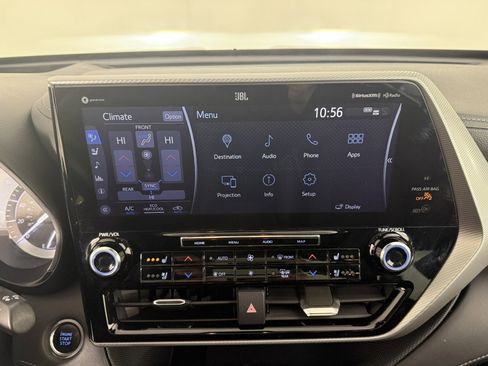 Used 2021 Toyota Highlander Limited AWD/4WD image 22