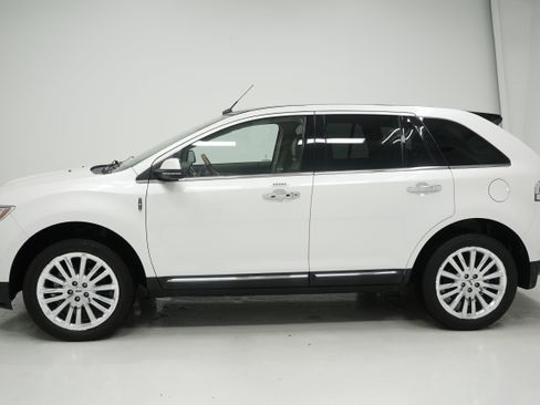 Used 2014 Lincoln MKX FWD w/ Equipment Group 102A image 7