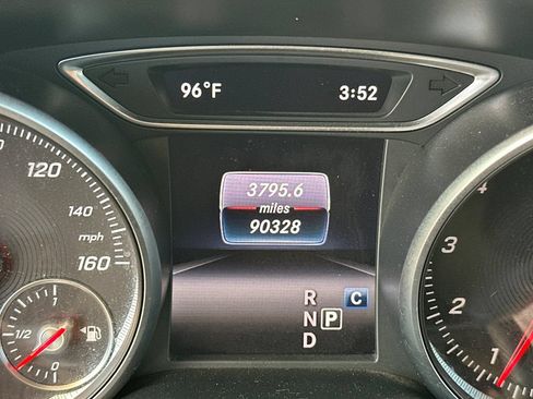 Used 2017 Mercedes-Benz CLA 250 image 24