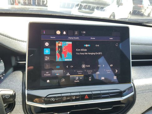 Used 2023 Jeep Compass Latitude image 23