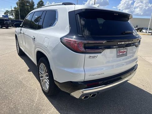 Used 2025 GMC Acadia Denali w/ Super Cruise Package FWD image 7