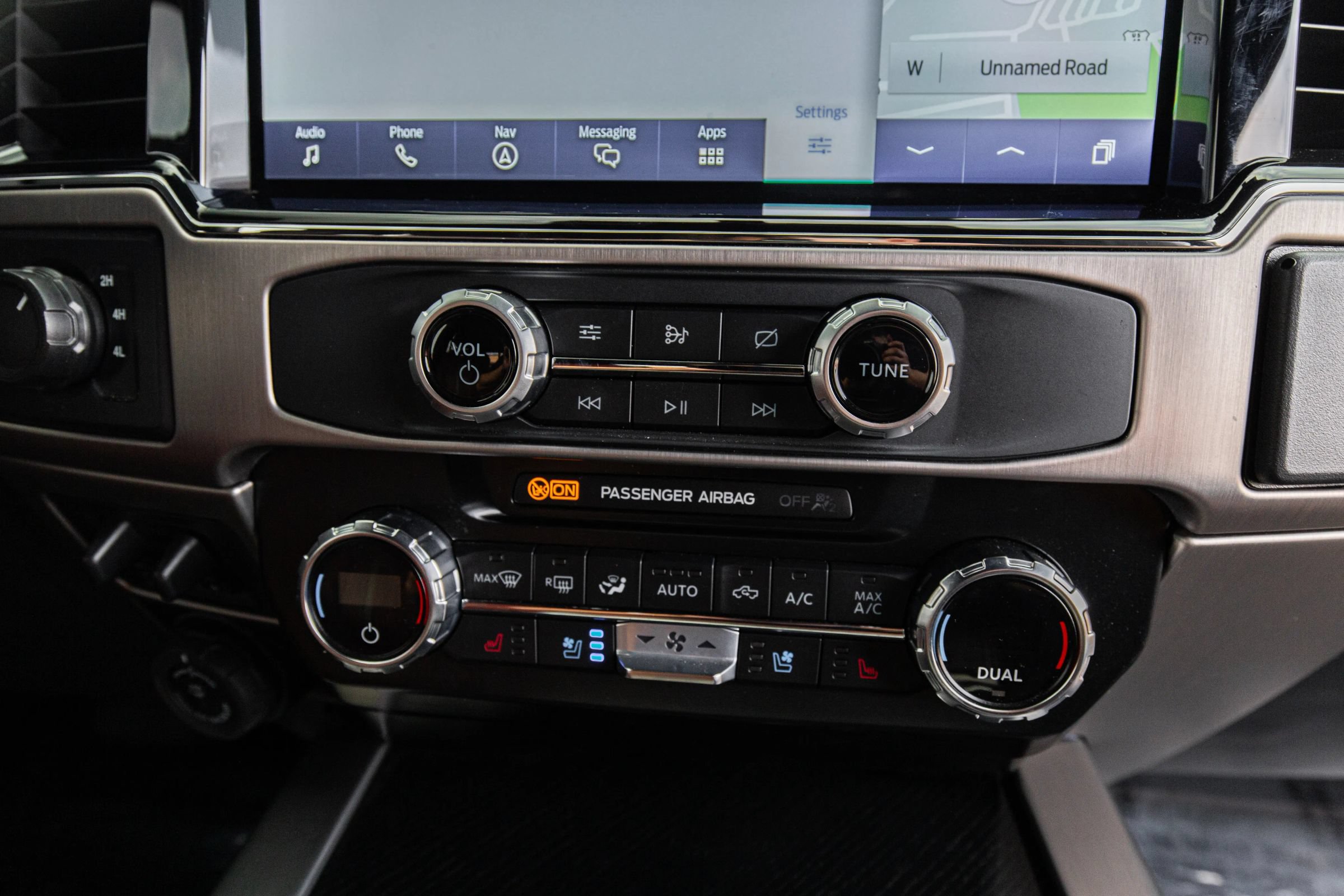 Used 2022 Ford F350 Platinum AWD/4WD image 43