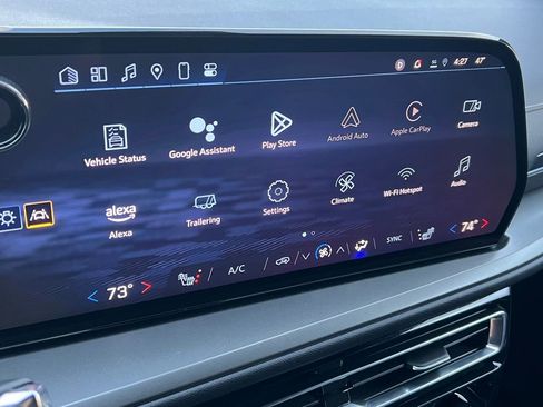 Used 2025 Chevrolet Traverse LT image 28