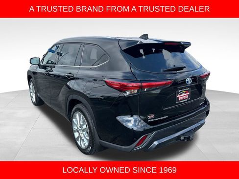 Used 2023 Toyota Highlander Limited image 3
