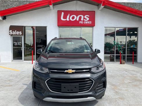 Used 2017 Chevrolet Trax LT w/ LT Convenience Package AWD/4WD image 1
