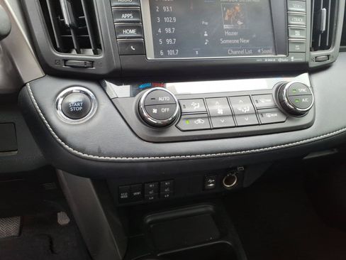 Used 2018 Toyota RAV4 XLE FWD image 14