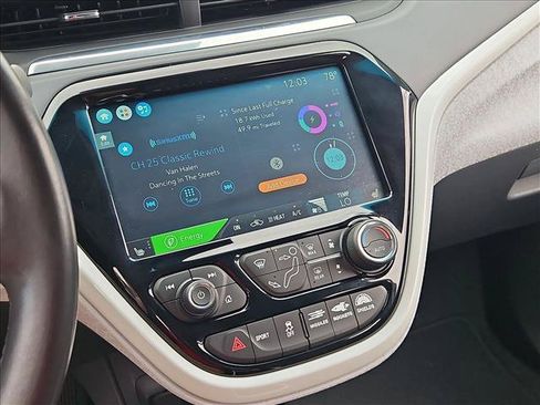 Used 2019 Chevrolet Bolt Premier w/ Infotainment Package FWD image 20