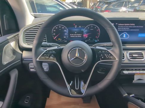 Used 2026 Mercedes-Benz GLS 450 4MATIC image 3