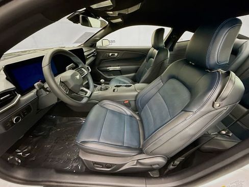 Used 2025 Ford Mustang GT Premium image 21