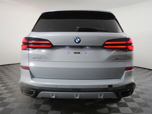 Used 2026 BMW X5 sDrive40i w/ M Sport Package RWD image 4