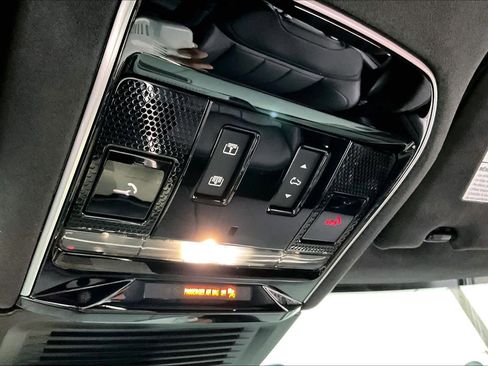 Used 2025 Land Rover Range Rover Sport Autobiography image 39