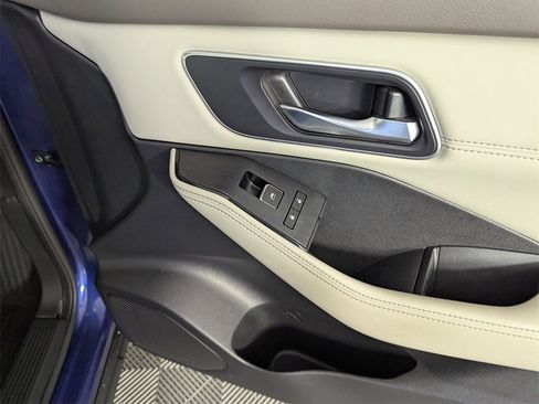 Used 2021 Nissan Rogue SL image 37