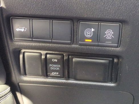 Used 2020 Nissan Armada SL w/ Premium Package image 18