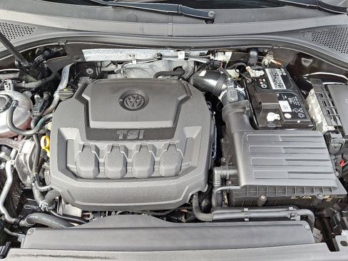 Used 2022 Volkswagen Tiguan SE R-Line image 28