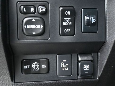 Used 2014 Toyota Tundra Platinum AWD/4WD image 6