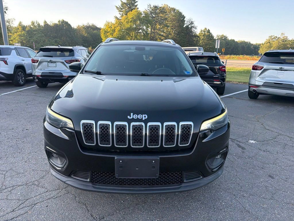 Used 2020 Jeep Cherokee Latitude Plus AWD/4WD image 2