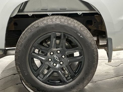 Used 2024 Chevrolet Silverado 1500 Custom w/ Turbomax Blackout Package RWD image 26