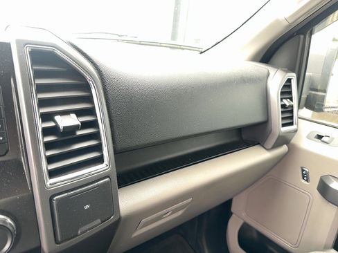 Used 2015 Ford F150 XLT AWD/4WD image 13