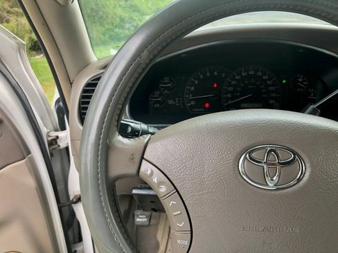 Used 2007 Toyota Sequoia Limited AWD/4WD image 16