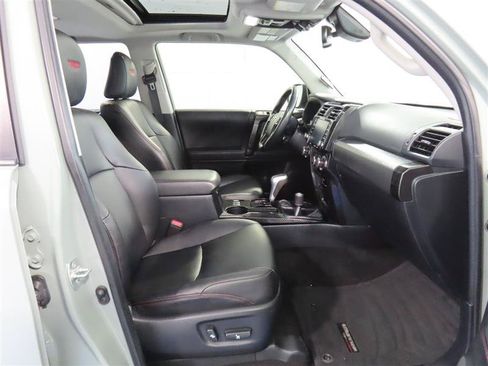 Used 2023 Toyota 4Runner TRD Off-Road Premium w/ Moonroof Package AWD/4WD image 37