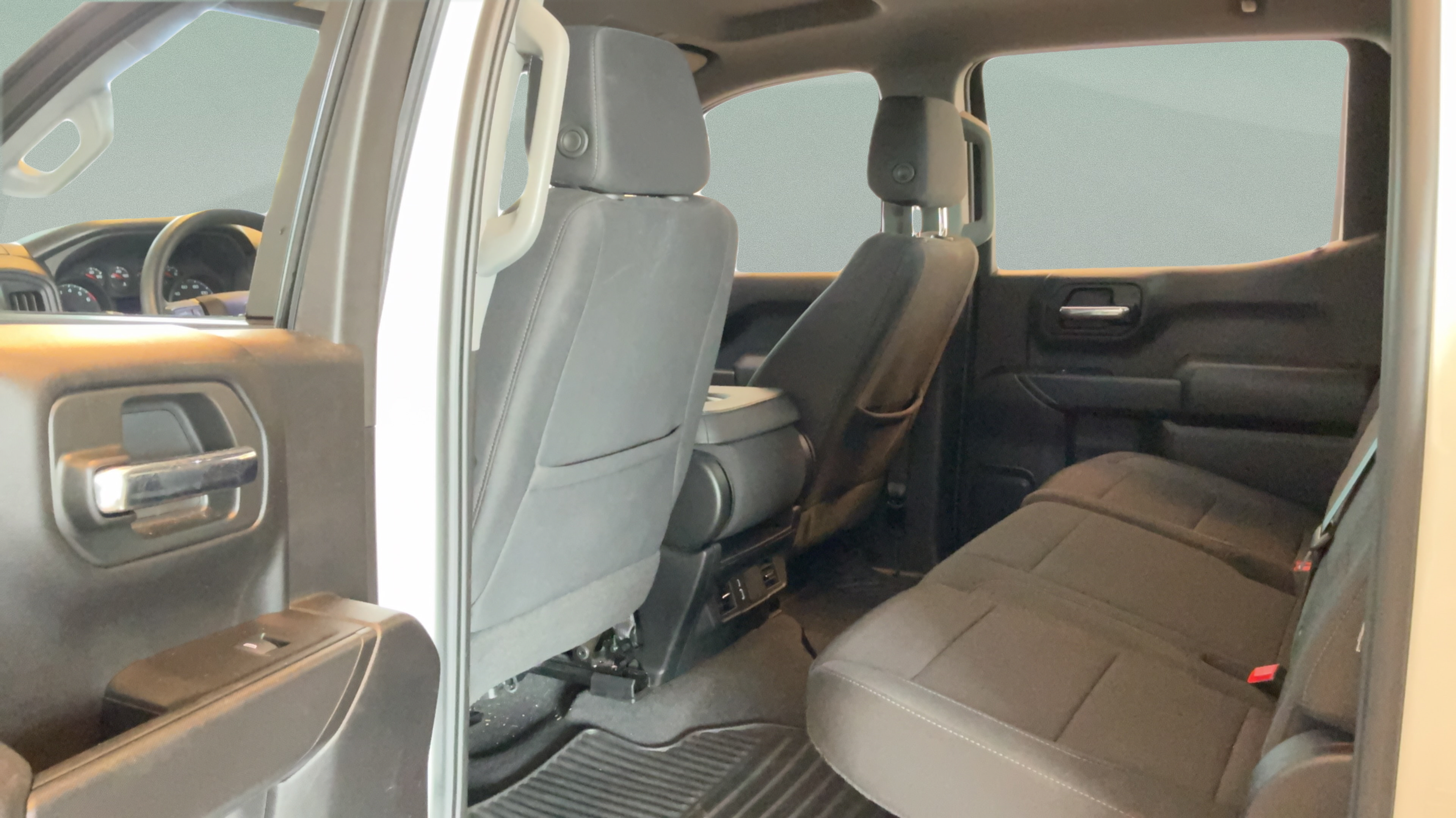 Used 2024 Chevrolet Silverado 1500 Custom RWD image 33