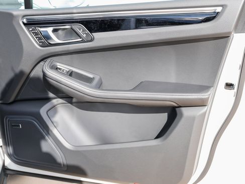 New 2025 Porsche Macan S image 26